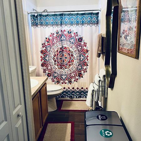 Ruskin Fl Private 2 Bdrm 1 Bath Suite Common Areas Shared With Host And Cat Dış mekan fotoğraf