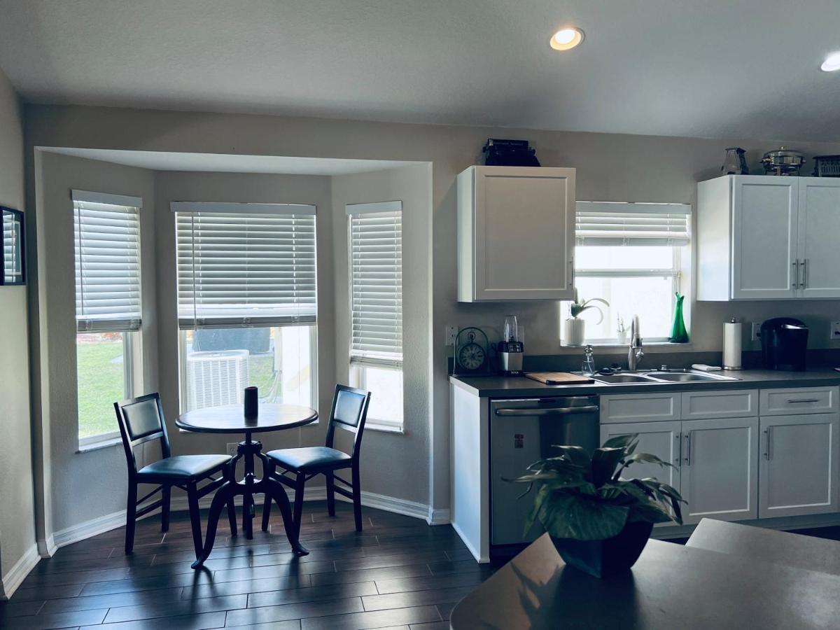 Ruskin Fl Private 2 Bdrm 1 Bath Suite Common Areas Shared With Host And Cat Dış mekan fotoğraf