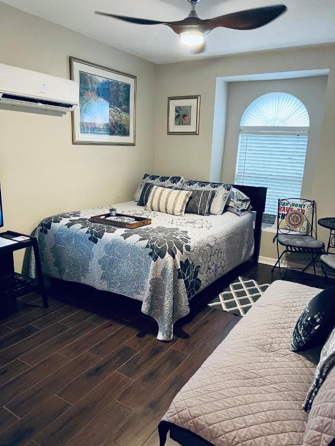 Ruskin Fl Private 2 Bdrm 1 Bath Suite Common Areas Shared With Host And Cat Dış mekan fotoğraf