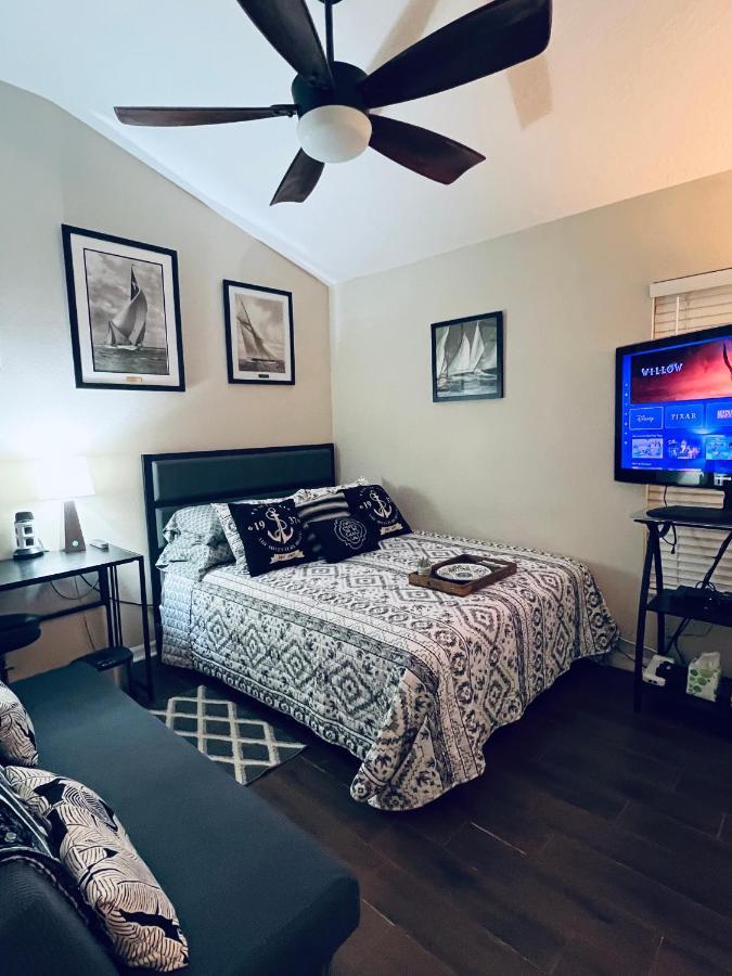 Ruskin Fl Private 2 Bdrm 1 Bath Suite Common Areas Shared With Host And Cat Dış mekan fotoğraf