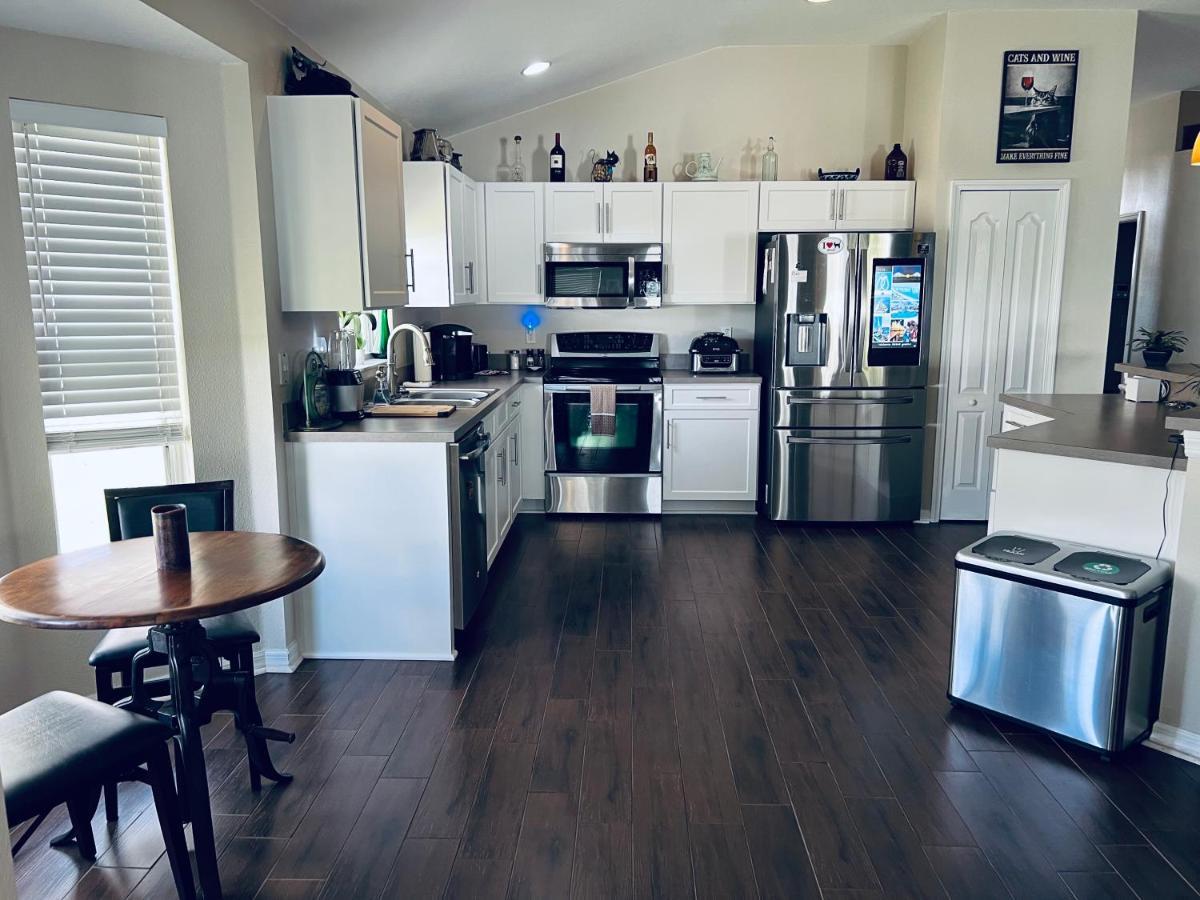 Ruskin Fl Private 2 Bdrm 1 Bath Suite Common Areas Shared With Host And Cat Dış mekan fotoğraf